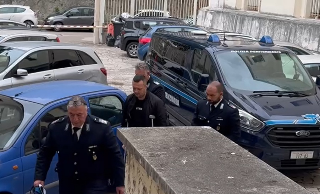 Omicidio di Comunanza, Funari in stampelle davanti al giudice per l’udienza preliminare